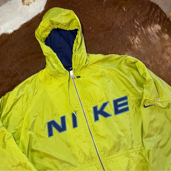 VINTAGE NIKE ZIP UP HOODED LINED WINDBREAKER JACKET WITH FRONT LOGO - Picture 2 of 3